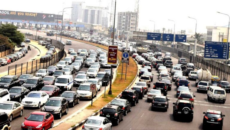 Lekki-Traffic-COVID-19-Lockdown-OnoBello-1424x802