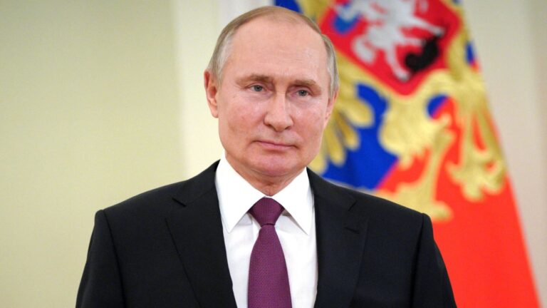 210406095814-russia-putin-0321-01