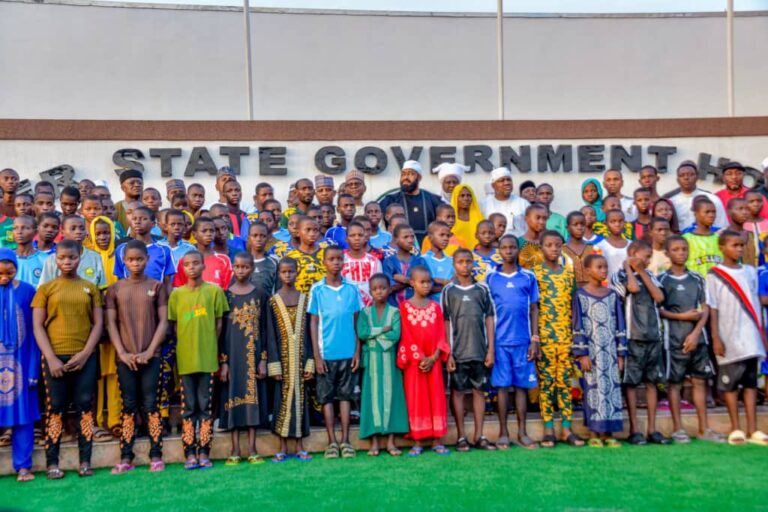 Niger-State-Govt-receives-100-rescued-school-chidren4