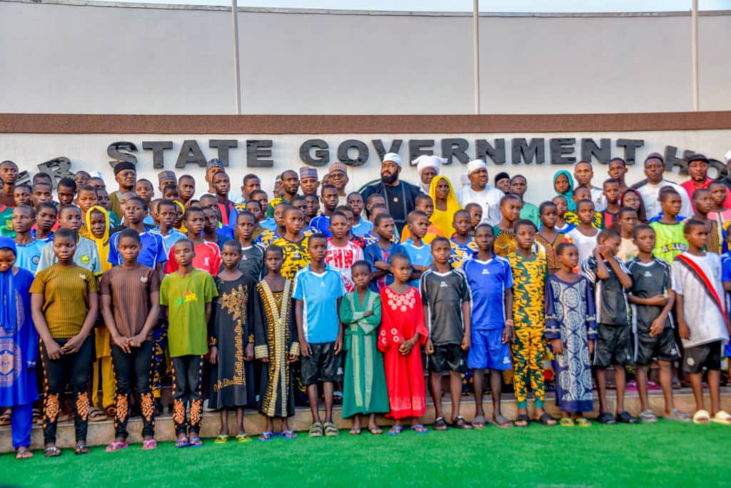 Niger-State-Govt-receives-100-rescued-school-chidren4