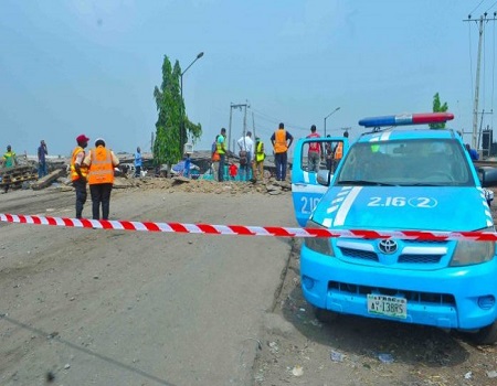 Members-of-the-FRSC-at-the-scene-of-the-accident