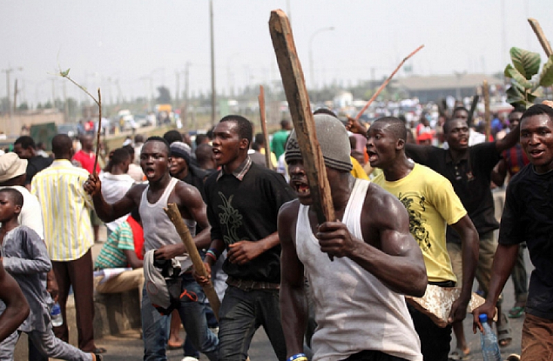 1025201694525_nigeriapoliticalviolence1