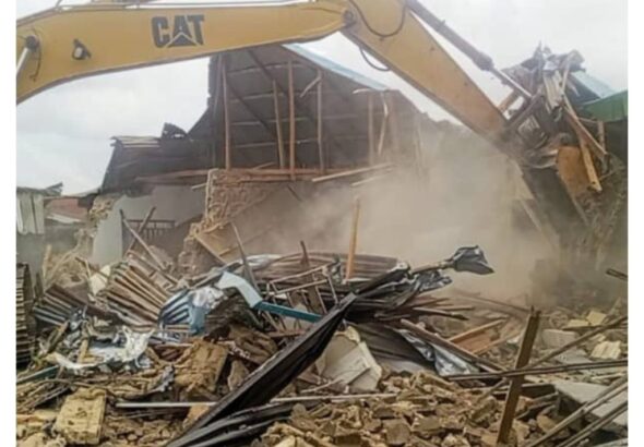 Oyo-demolishes-kidnappers-hideout-in-Ibadan-1024x1024