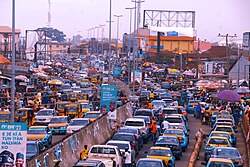 250px-Oja_Oba_road_Akure,_Ondo_State
