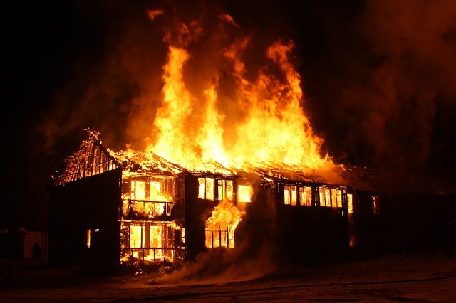 fire-2946038_640-640x426