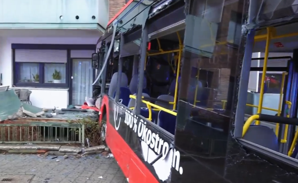 least-20-people-injured-school-1119488348